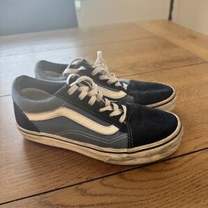 Boys Vans Low Top Size 2
